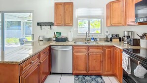 Private kitchen - Sunshine House - charming 2 bedroom close to Downtown and the Legacy Trail. (Sarasota)