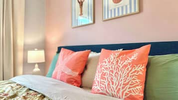 1 habitación, tabla de planchar con plancha, wifi y ropa de cama