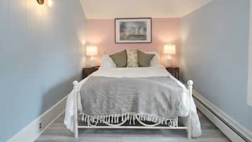 Planxa i posts de planxar, wifi i roba de llit