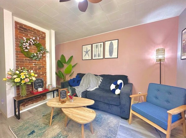 TV - Large Backyard Oasis near River and Trails (Bridgewater)