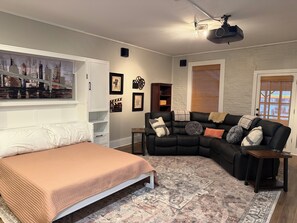 Una scrivania, ferro/asse da stiro, Wi-Fi gratuito, lenzuola