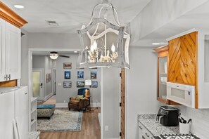 Fridge, microwave, oven, stovetop - Bianckes Getaway (Cynthiana)