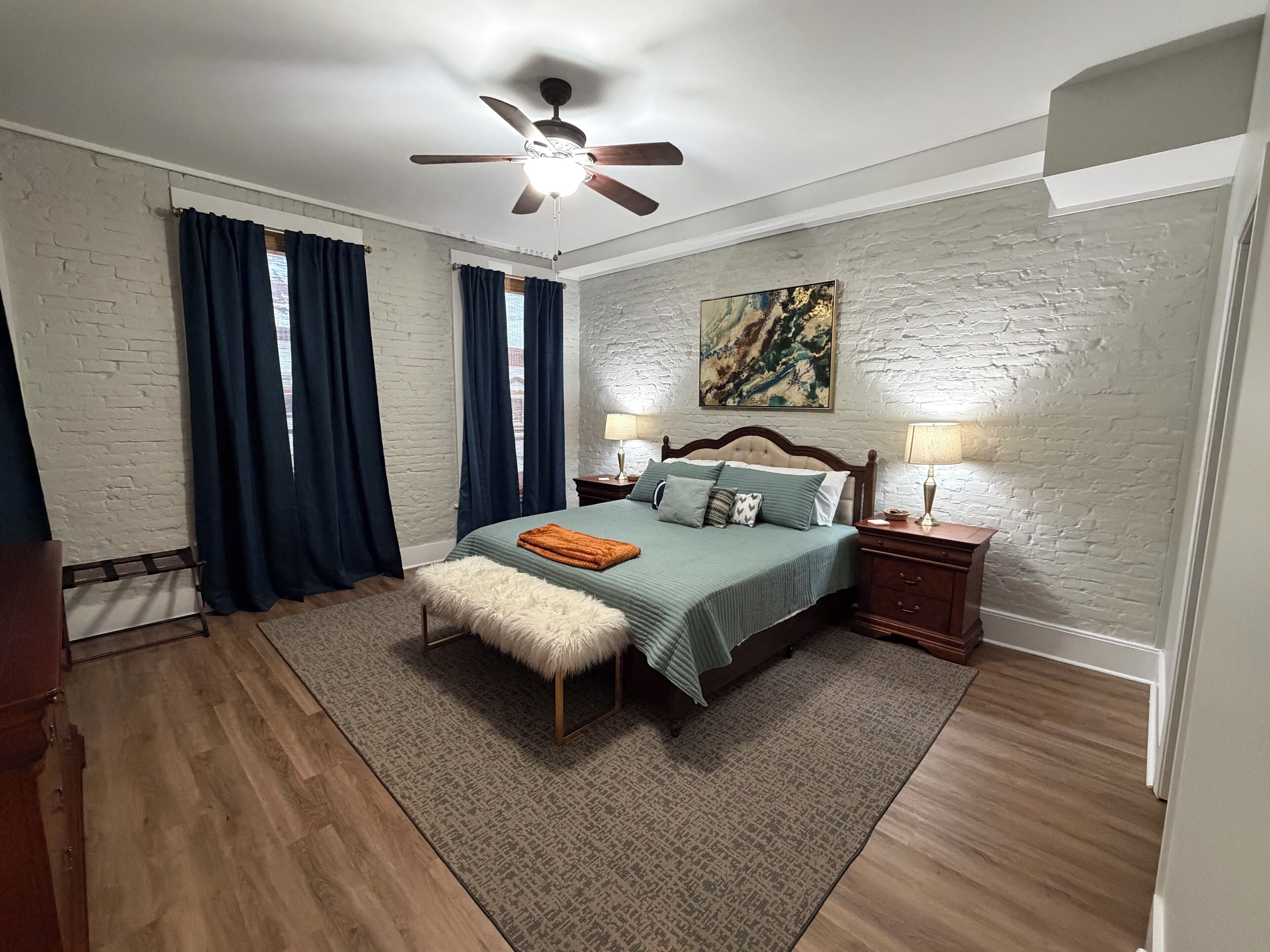 Desk, iron/ironing board, free WiFi, bed sheets