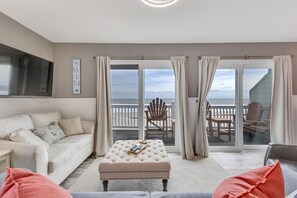 Smart TV - Sunskipper D9 - Oceanfront condo with Private Decks! (Carolina Beach)