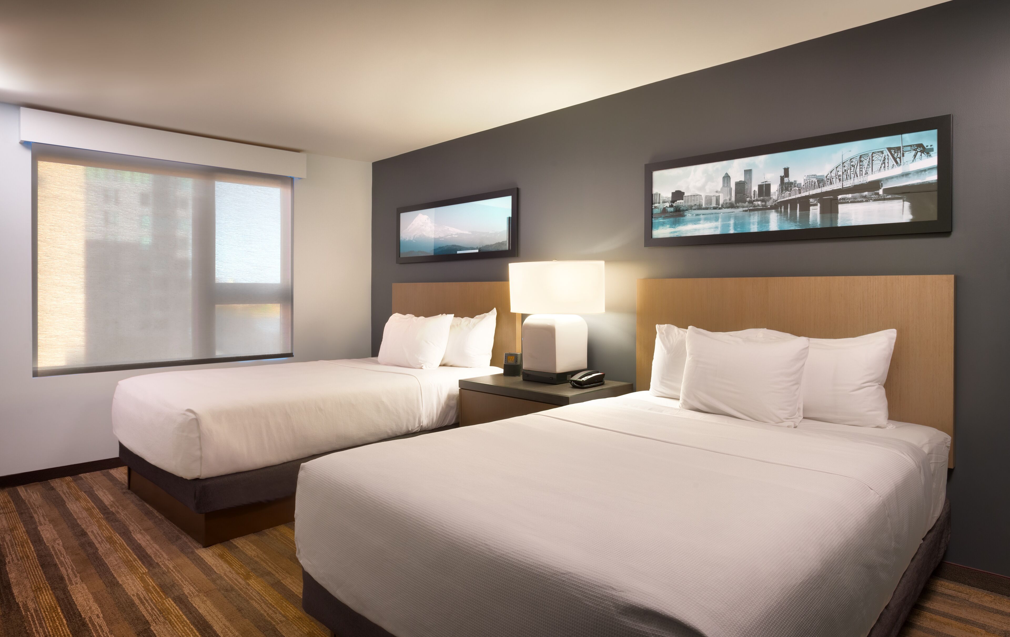 객실 내 금고, 책상, 암막 커튼, 다리미/다리미판