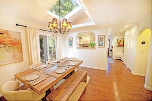 Dining - Oak & Vine: Pool | Hot Tub | Fire Table | BBQ (Glen Ellen)