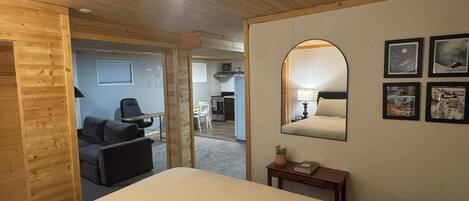 1 slaapkamer, een kluis op de kamer, een bureau, gratis wifi