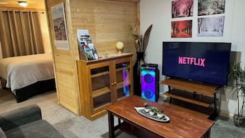 1 bedroom, in-room safe, desk, free WiFi