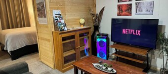 Modern Basement Suite at the heart of Downtown