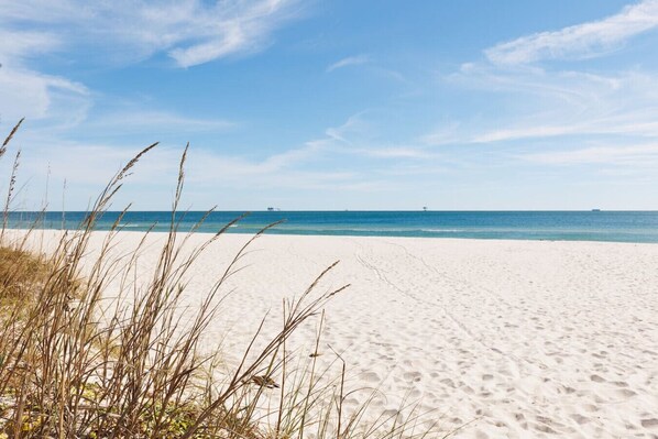 Beach nearby - Flip Flop Oasis · Hot Tub, Pool & Private Beach Access (Gulf Shores)