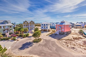 Exterior - Flip Flop Oasis · Hot Tub, Pool & Private Beach Access (Gulf Shores)
