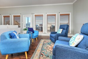 Interior - Flip Flop Oasis · Hot Tub, Pool & Private Beach Access (Gulf Shores)