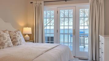 Fer et planche à repasser, lit parapluie, Wi-Fi gratuit, draps fournis