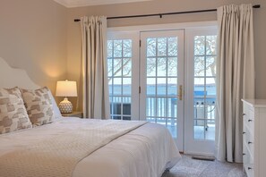 Tabla de planchar con plancha, cuna de viaje y wifi gratis 