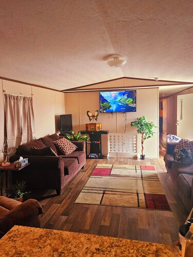Beautiful 3-bedroom mobile home with AC in Madisonville