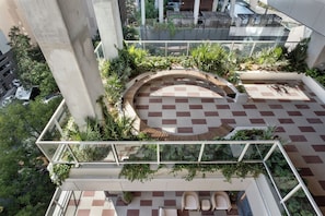 Four Bedroom Apt with Wraparound Terrace | บริเวณภายนอก