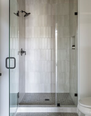 Studio | Bathroom - ROOST Rainey (Austin)