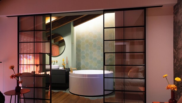 Exclusieve tweepersoonskamer, balkon, uitzicht op binnenplaats | Badkamer | Een bidet