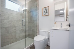 Comfort Suite | Bathroom