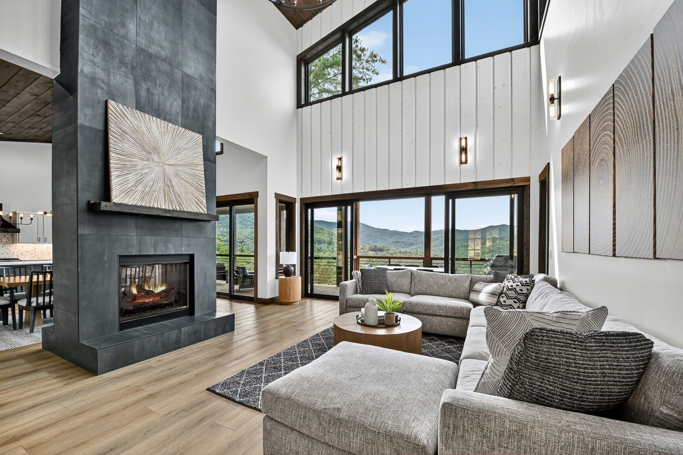 Smart TV, fireplace, ping pong