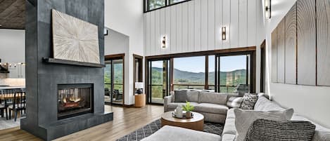 Smart TV, fireplace, ping pong