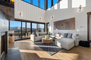 Smart TV, fireplace, table tennis