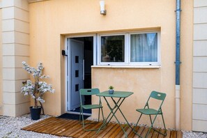Outdoor dining - Cosy studio Paris CDG/ Astérix / Paris / ParcExpo (Le Thillay)