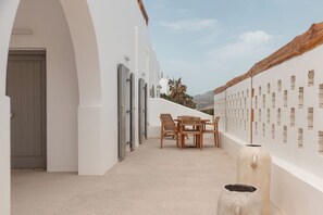 Luxe huis, uitzicht op zwembad | Terras