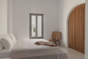 Superior House, Balcony, Sea View | Egyptian cotton sheets, premium bedding, memory-foam beds, in-room safe - Siora of Paros - Malatesta & Piccolo (Paros)