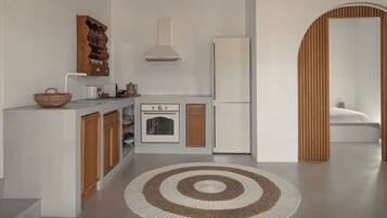 Superior Villa, Balcony, Sea View | Private kitchen | Oven, stovetop, cookware/dishes/utensils