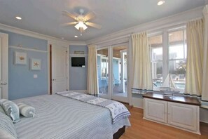 5 bedrooms, WiFi - Beautiful Home w/ Pvt Pool,Hot Tub,Movie Rm & Rooftop! Ocean Views, Beach! (Isle of Palms)