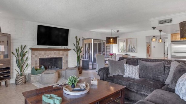 Unclassified image, 1 of 51, button - Walk to Old Town | Modern Condo | Pool & Patio (Scottsdale)