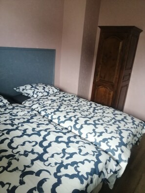 Bügeleisen/Bügelbrett, WLAN, Bettwäsche