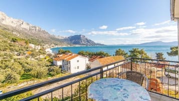 Apartment (One bedroom apartment with sea view 1) | Balcony