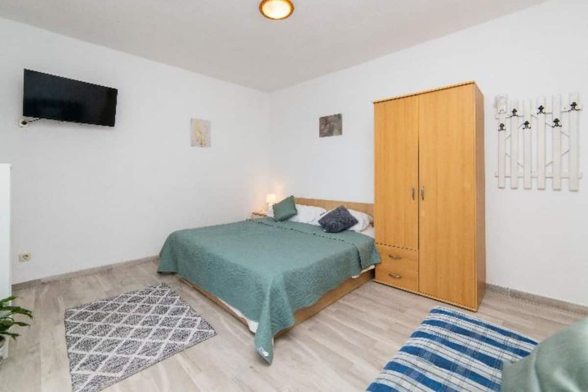 Appartement (Studio apartment with sea view 3) | 3 chambres, lit de bébé (supplément)