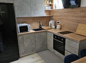 Apartment (One bedroom apartment with sea view 1) | Private kitchen | Fridge - Apartments Smiljana Podaca (Gradac)