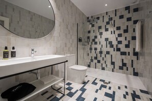 Dusche, Regendusche, Designer-Toilettenartikel, Haartrockner