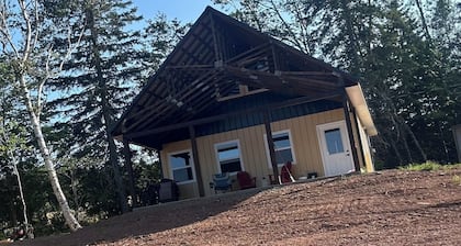 Secluded Mountain-View Cabin with Hot Tub & Endless Country Sky