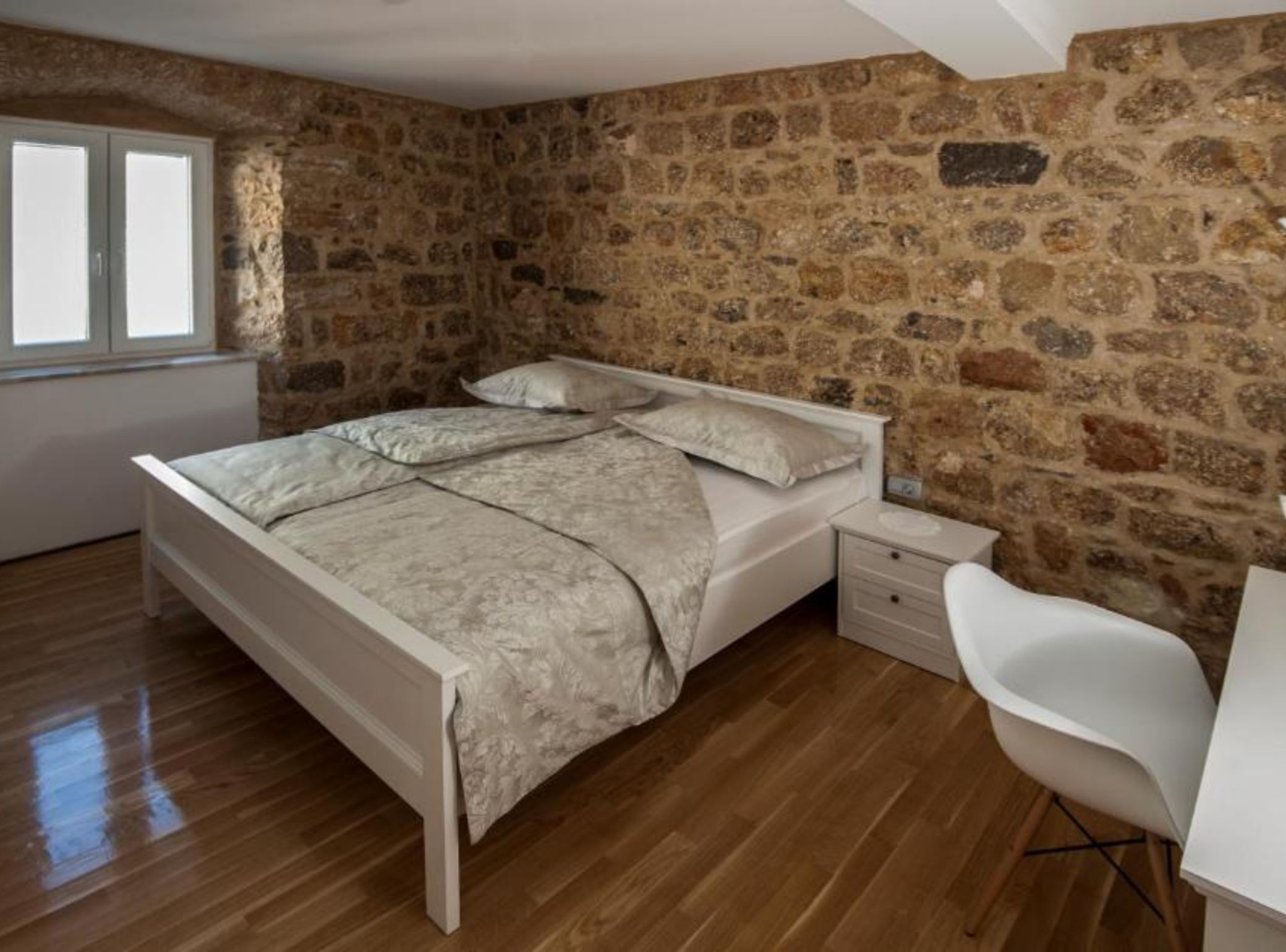 Apartment (Three Bedroom Apartment With Balcony ) | 4 bedrooms, cots/infant beds