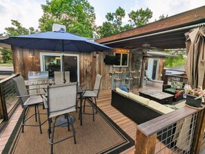 屋外ダイニングエリア