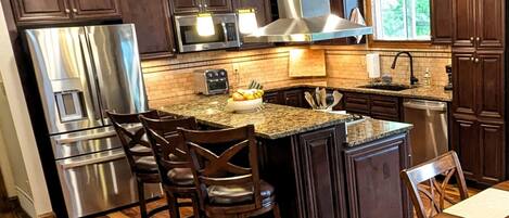 Micro-ondes, four, plaque de cuisson, lave-vaisselle