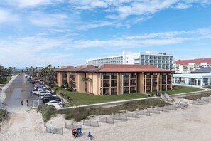 Exterior - Affordable Beachside Condo With Pools (South Padre Island)