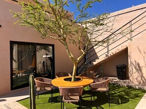 Outdoor dining - Villa Zaah.  Beachfront villa on exclusive beach - Total privacy (Hermosillo)