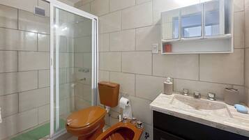 Appartamento, 2 camere da letto, vista città | Bagno