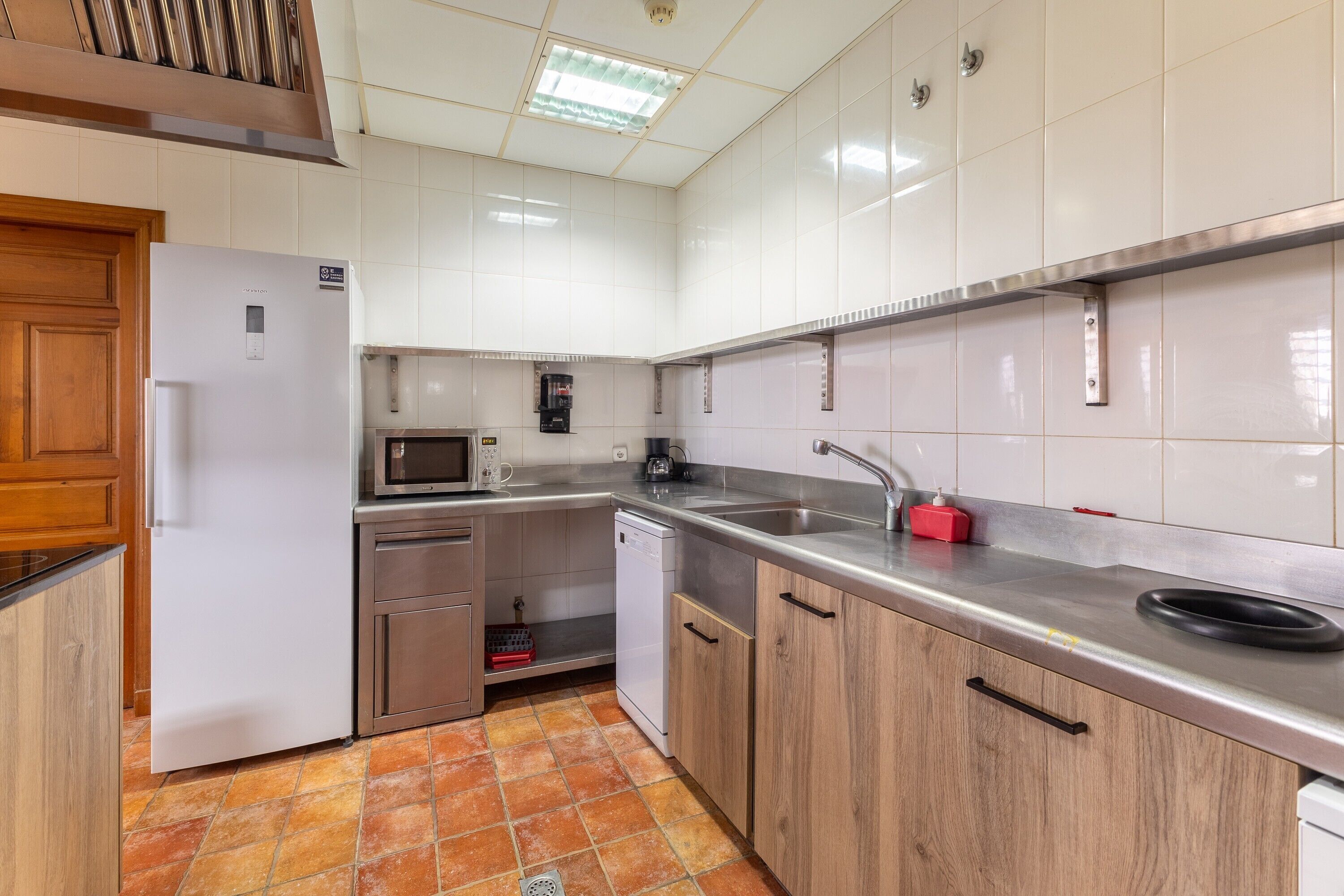 Refrigerador, microondas, horno, placa de cocina