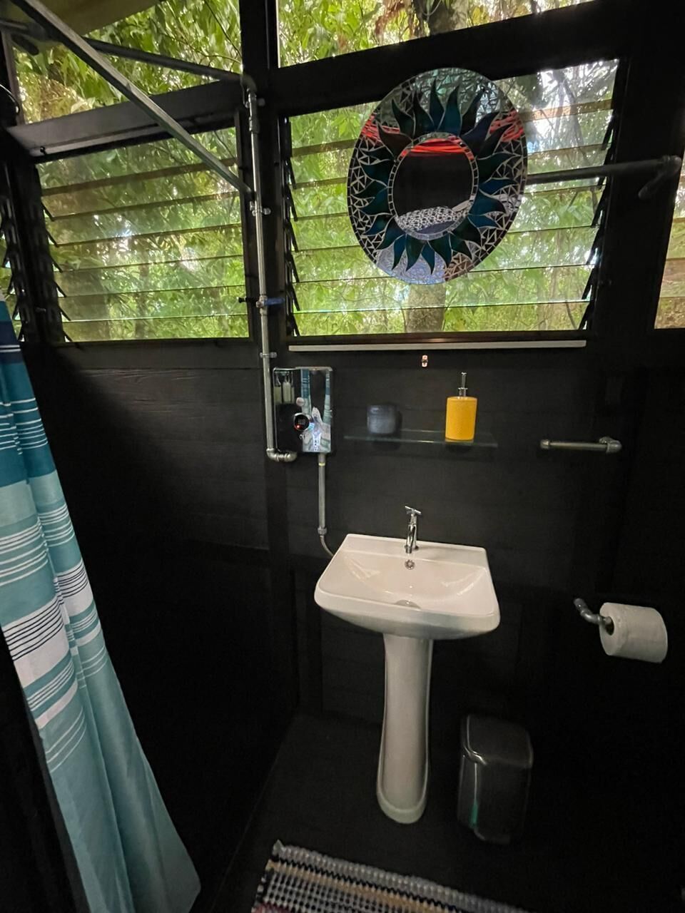 Shower, towels
