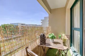 Outdoor dining - Coeur d'Atlas Spacious apartment 1mn from TORCY RER A & regional bus station (Torcy)