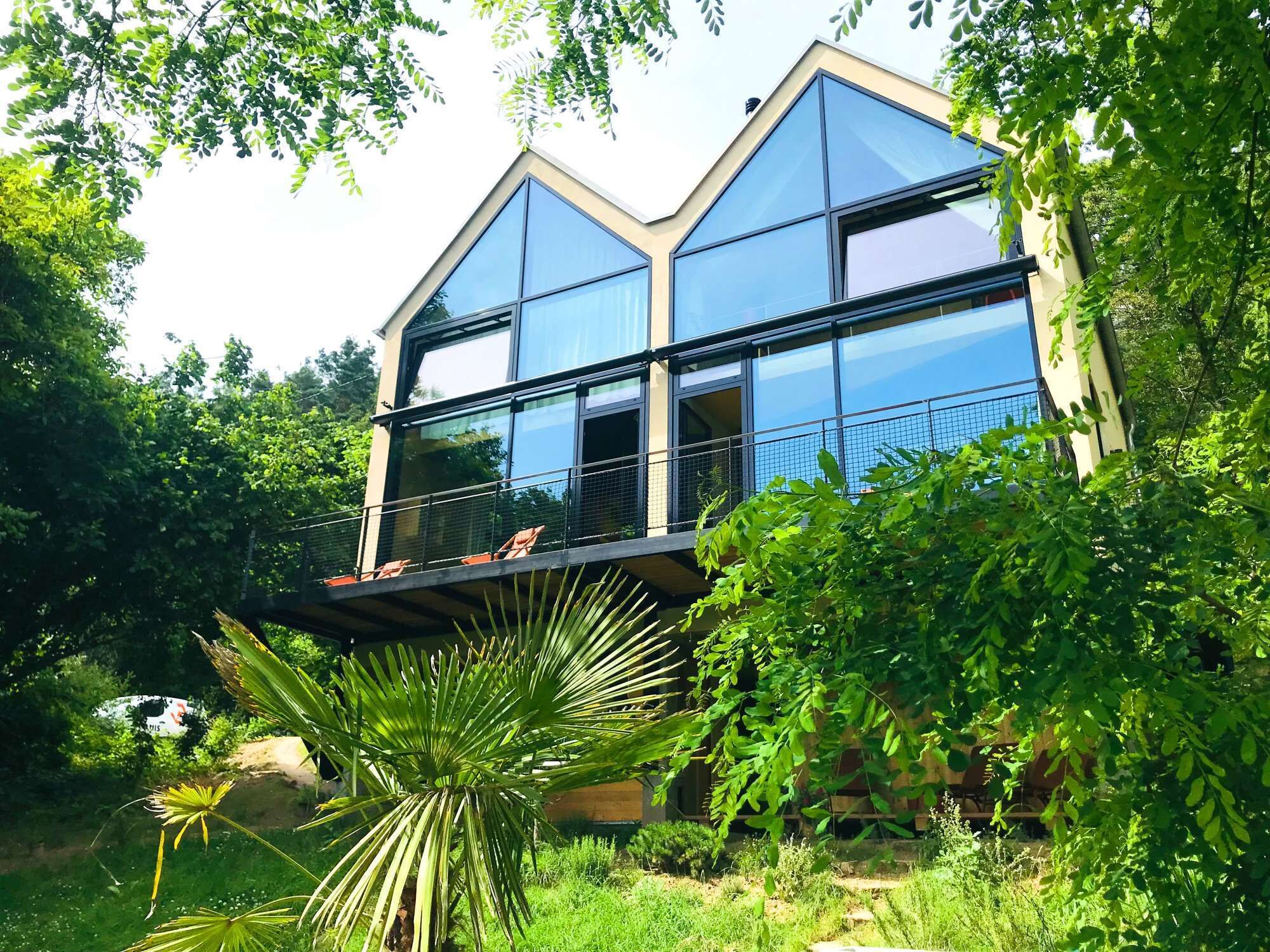 BURGSTRASSE APARTMENTS zwischen Palmen und Robinien.