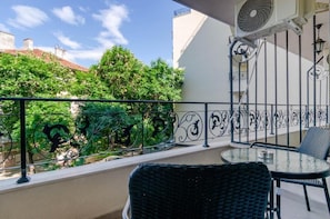 Outdoor dining - Hotel Rooms St Paul (Plovdiv)