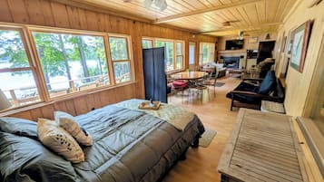 6 bedrooms, iron/ironing board, free WiFi, bed sheets